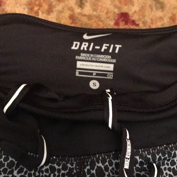Nike Dri Fit fitted Capri Pants Leggings S - Picture 4 of 6